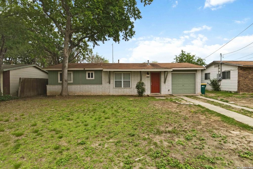 322 W AVIATION BLVD, Universal City, TX 78148