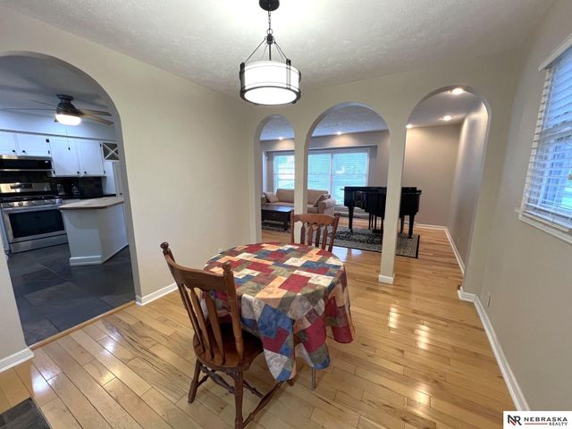 10459 W Street, Omaha, NE 68127