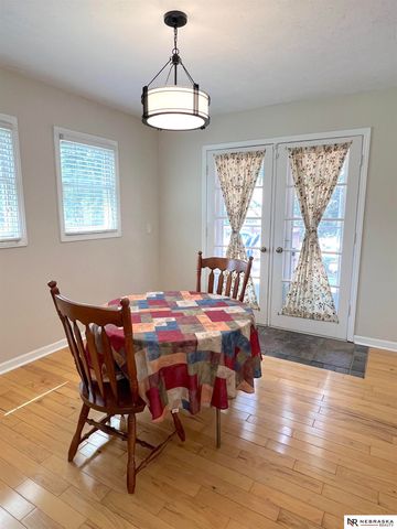 10459 W Street, Omaha, NE 68127