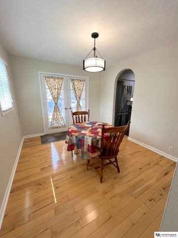 10459 W Street, Omaha, NE 68127