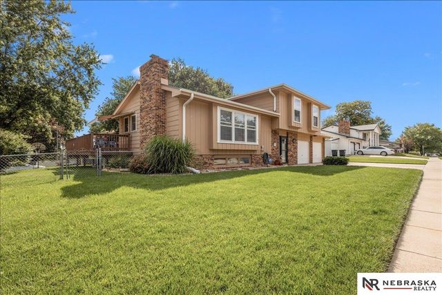 10459 W Street, Omaha, NE 68127