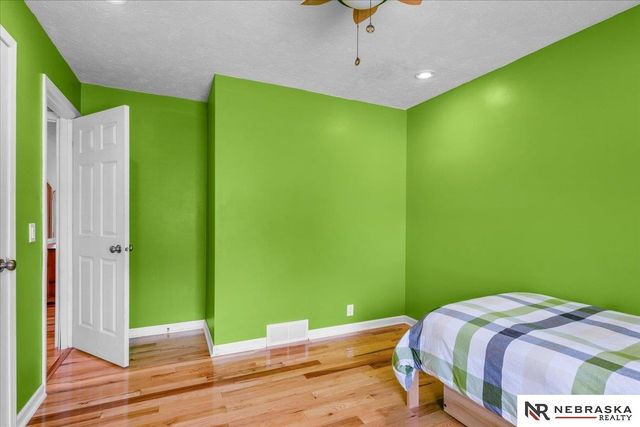 10459 W Street, Omaha, NE 68127