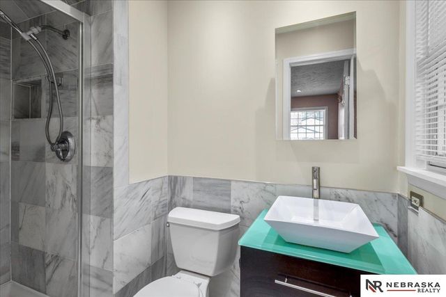 10459 W Street, Omaha, NE 68127