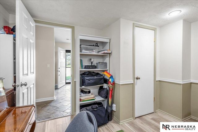 10459 W Street, Omaha, NE 68127