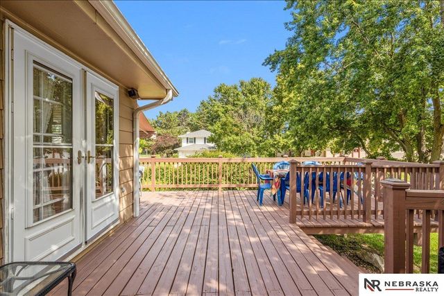 10459 W Street, Omaha, NE 68127