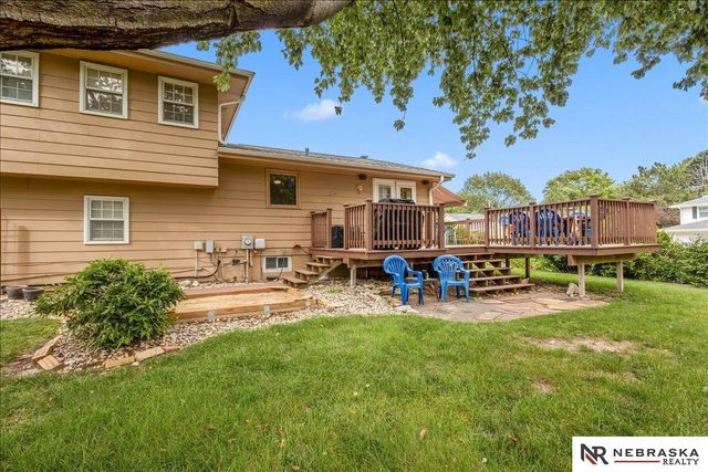 10459 W Street, Omaha, NE 68127