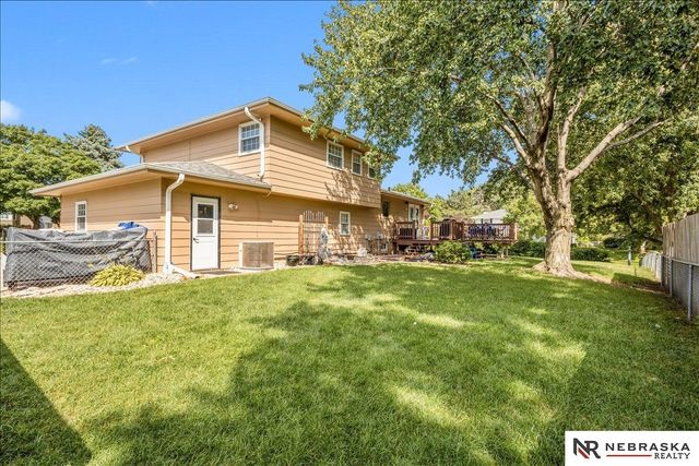 10459 W Street, Omaha, NE 68127