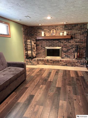 10459 W Street, Omaha, NE 68127