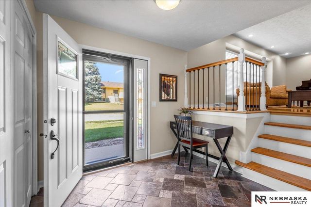 10459 W Street, Omaha, NE 68127