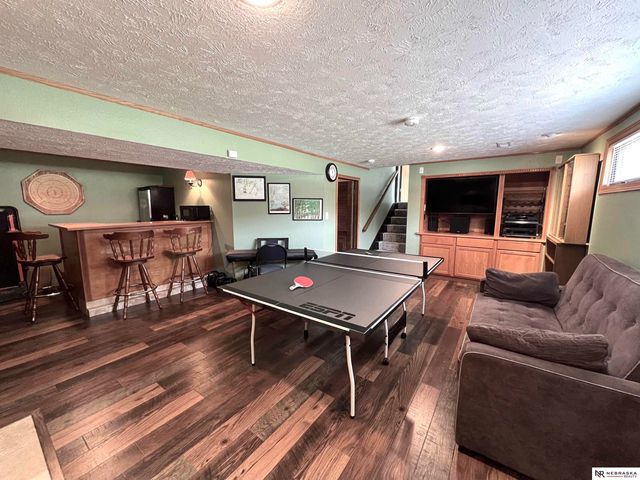 10459 W Street, Omaha, NE 68127