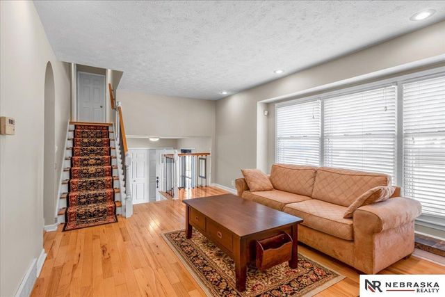 10459 W Street, Omaha, NE 68127