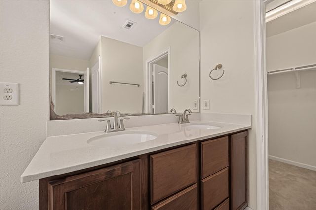 1850 Commons Hill Lane, Houston, TX 77080