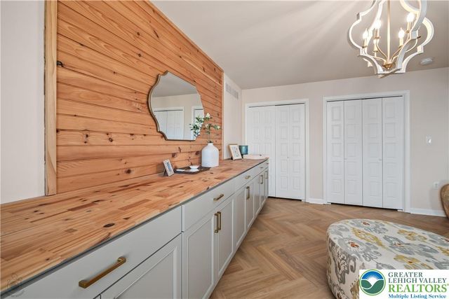 106 Lumbermill Lane, Stroudsburg, PA 18360