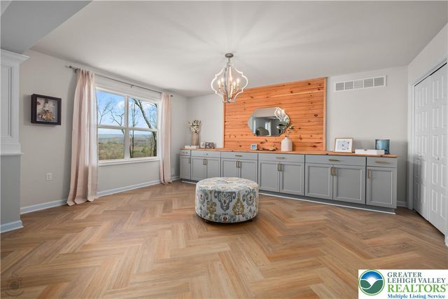 106 Lumbermill Lane, Stroudsburg, PA 18360