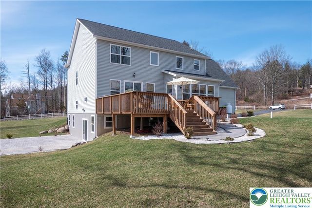 106 Lumbermill Lane, Stroudsburg, PA 18360