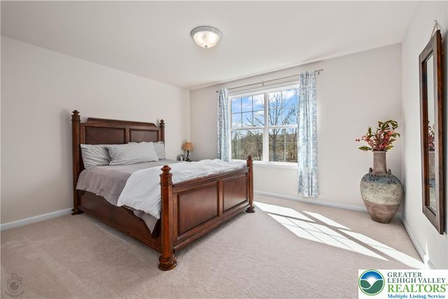 106 Lumbermill Lane, Stroudsburg, PA 18360