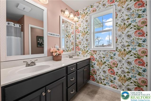 106 Lumbermill Lane, Stroudsburg, PA 18360