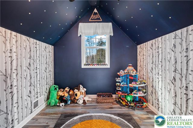 106 Lumbermill Lane, Stroudsburg, PA 18360