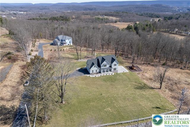 106 Lumbermill Lane, Stroudsburg, PA 18360