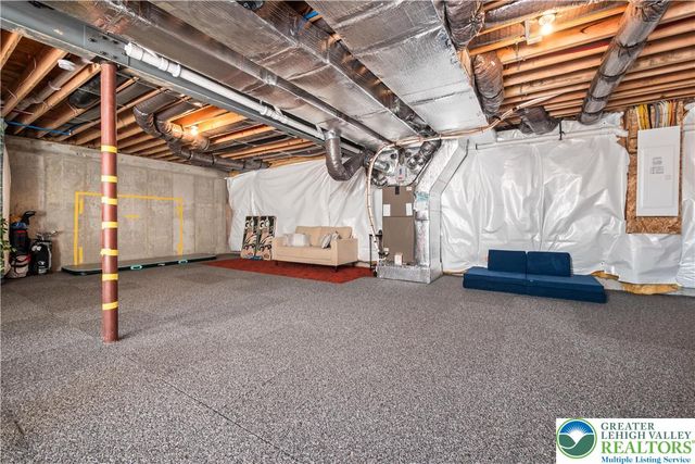 106 Lumbermill Lane, Stroudsburg, PA 18360