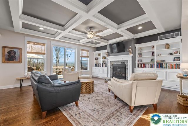 106 Lumbermill Lane, Stroudsburg, PA 18360