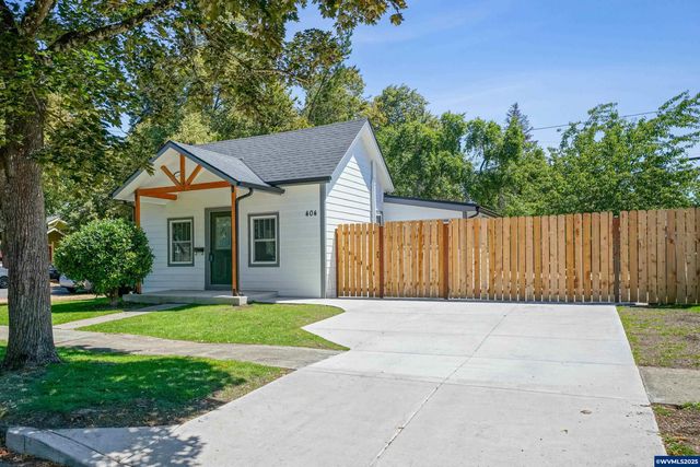 404 16th St SE, Salem, OR 97302