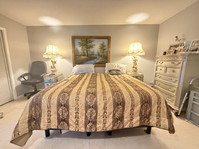 1011 Ventnor Crescent, Deerfield Beach, FL 33442