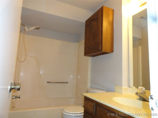 7302 S St Louis Avenue, Tulsa, OK 74136