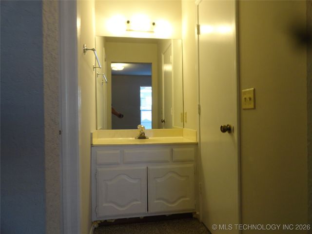 7302 S St Louis Avenue, Tulsa, OK 74136