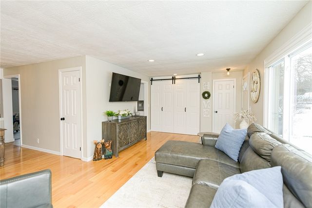 524 Old Mill Lane, Webster, NY 14580