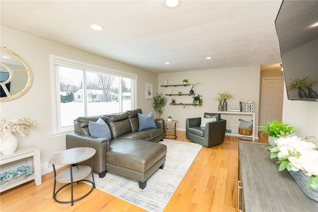 524 Old Mill Lane, Webster, NY 14580