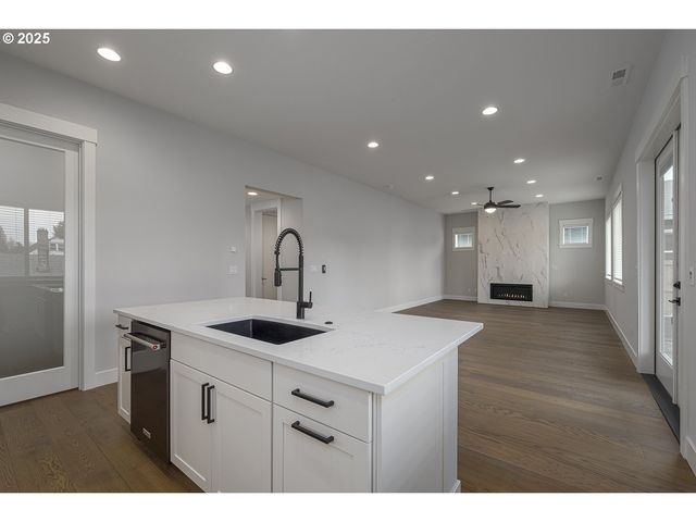 15201 Se TOWERS Ter, Milwaukie, OR 97267