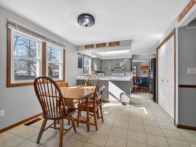 4803 Oak Creek Court, Fort Wayne, IN 46835