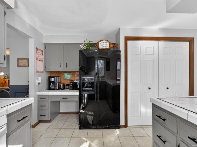 4803 Oak Creek Court, Fort Wayne, IN 46835