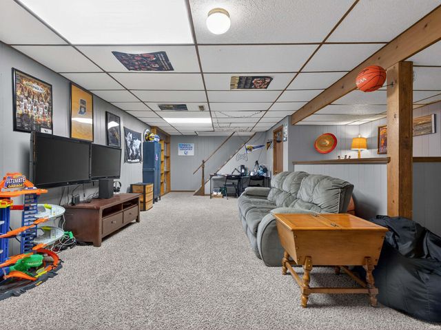 4803 Oak Creek Court, Fort Wayne, IN 46835