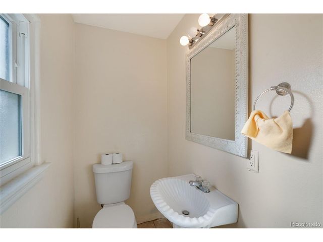 1345 Dallas St, Aurora, CO 80010