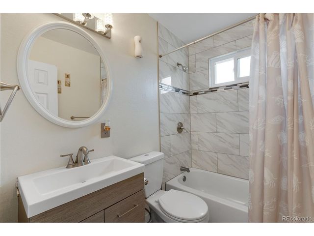 1345 Dallas St, Aurora, CO 80010