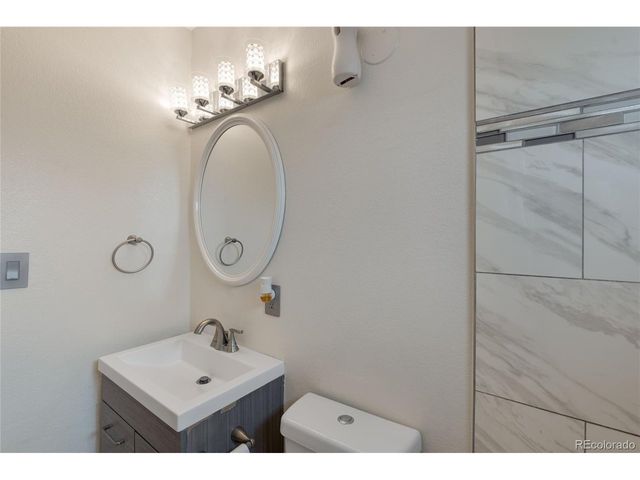 1345 Dallas St, Aurora, CO 80010