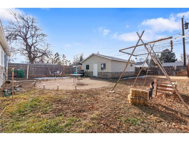 1345 Dallas St, Aurora, CO 80010