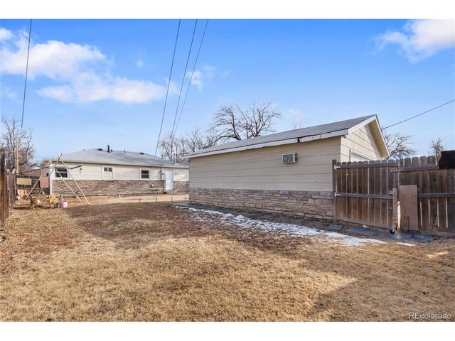 1345 Dallas St, Aurora, CO 80010