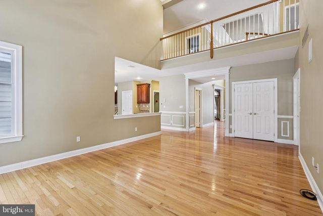 22 HALLETT DR, Pennington, NJ 08534