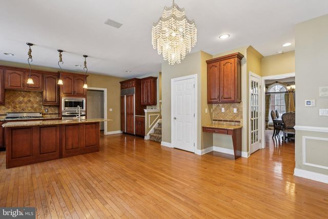 22 HALLETT DR, Pennington, NJ 08534