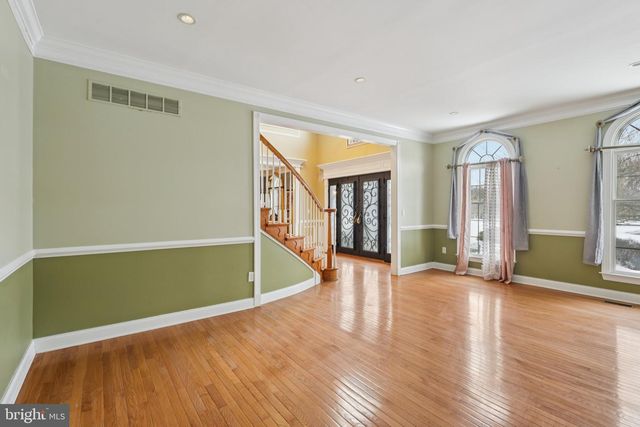 22 HALLETT DR, Pennington, NJ 08534