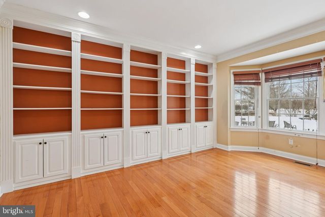 22 HALLETT DR, Pennington, NJ 08534