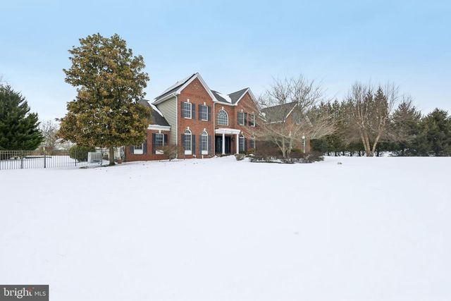 22 HALLETT DR, Pennington, NJ 08534