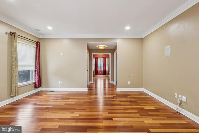 22 HALLETT DR, Pennington, NJ 08534