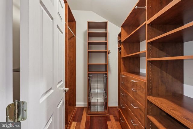 22 HALLETT DR, Pennington, NJ 08534