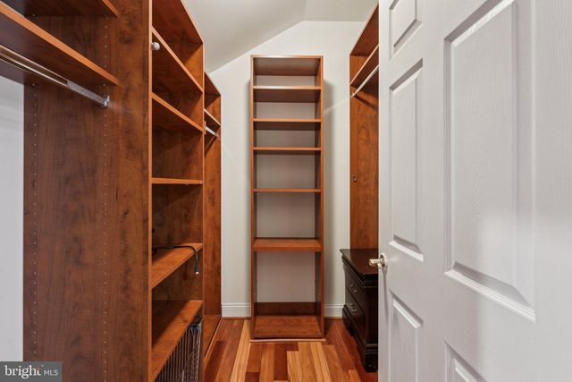 22 HALLETT DR, Pennington, NJ 08534