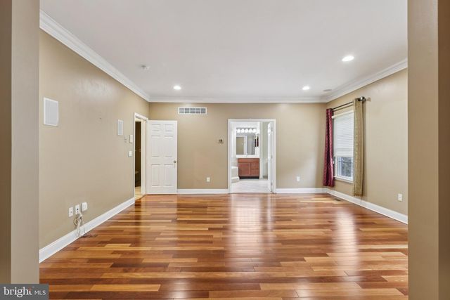 22 HALLETT DR, Pennington, NJ 08534