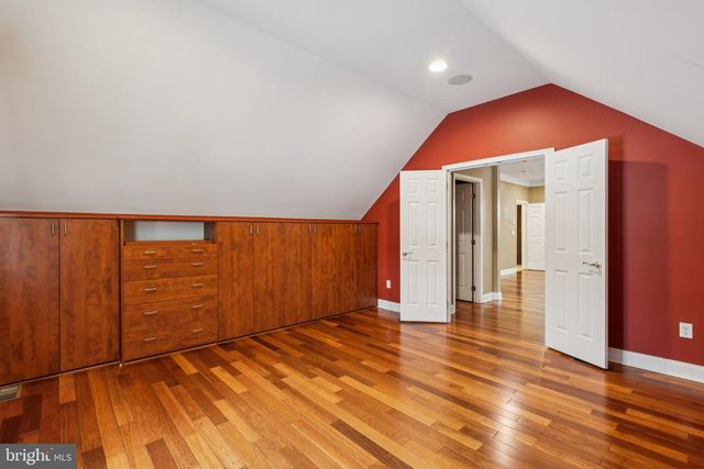 22 HALLETT DR, Pennington, NJ 08534